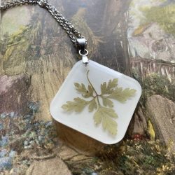 Robert Geranium Leaf square pendant - white