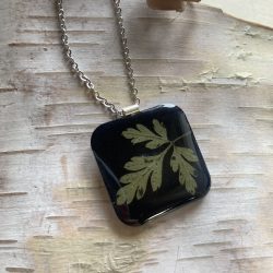 Robert Geranium Leaf square pendant - black
